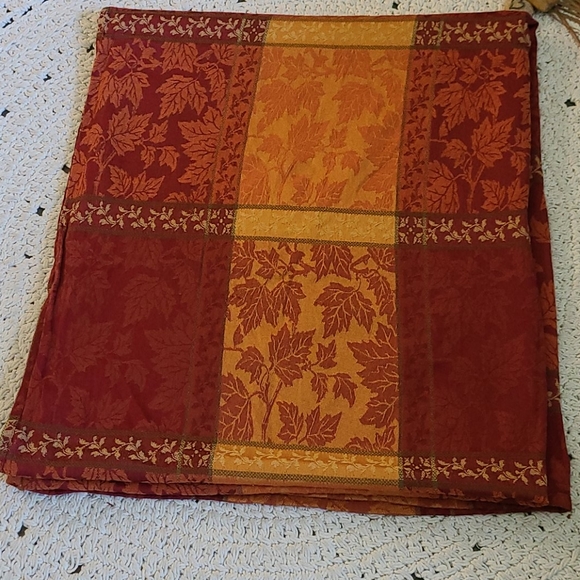 117 BY 50 INCHES FALL TABLE CLOTH, WALL ART MULTI - Picture 7 of 16